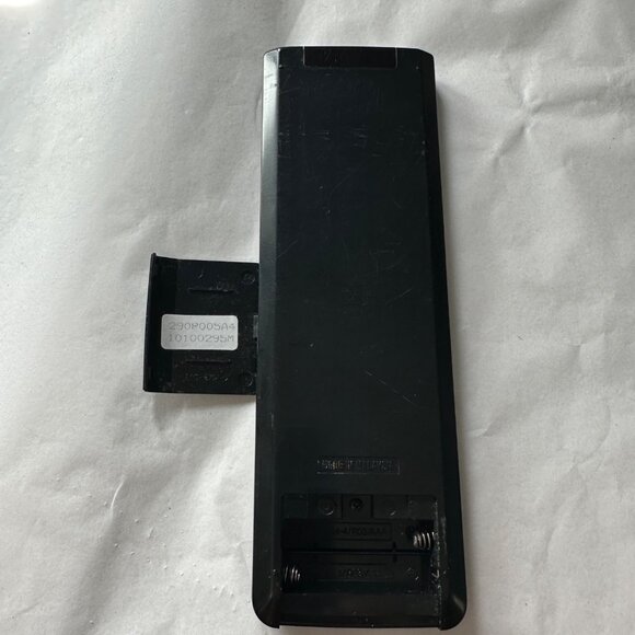 Mitsubishi TV VCR AUX black remote untested 290P005A410100295M - Picture 4 of 6
